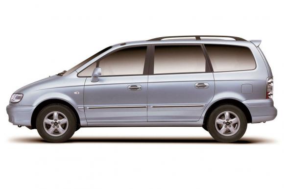 Hyundai Trajet 7 seats minibus